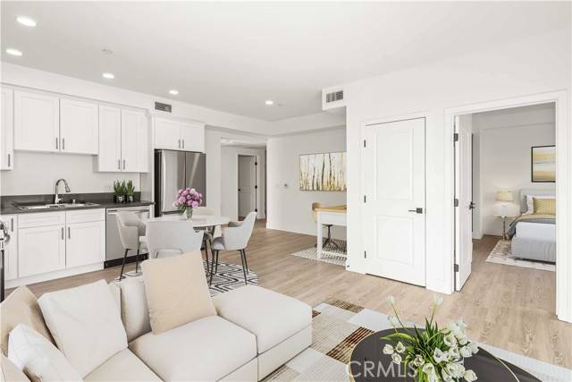 North Hollywood, CA 91606,11714 Archwood ST 306