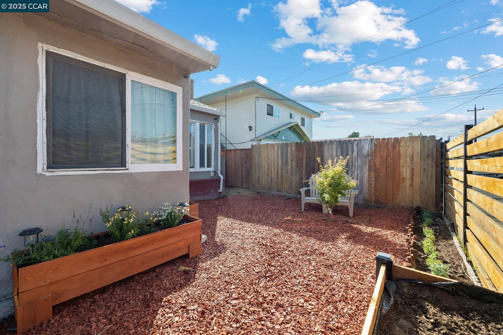 Oakland, CA 94621,7447 Lockwood St