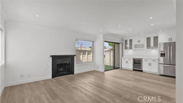Sunland, CA 91040,10500 Sunland BLD 4