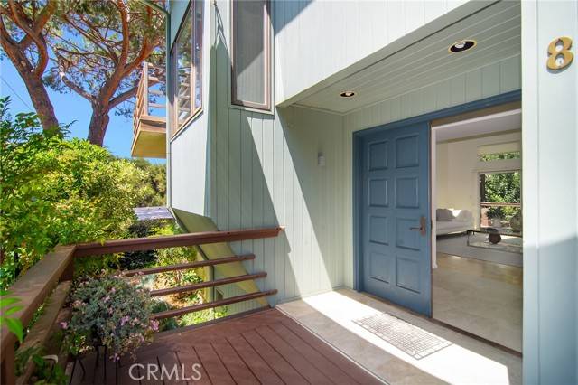 Calabasas, CA 91302,828 Wonder View DR