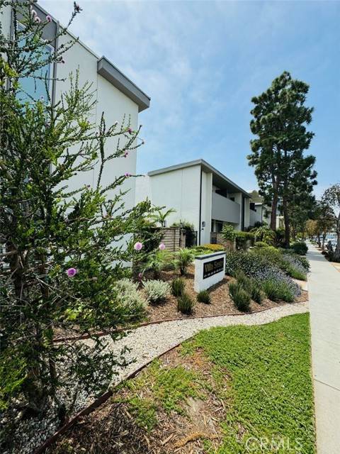 Marina Del Rey, CA 90292,4723 La Villa Marina F