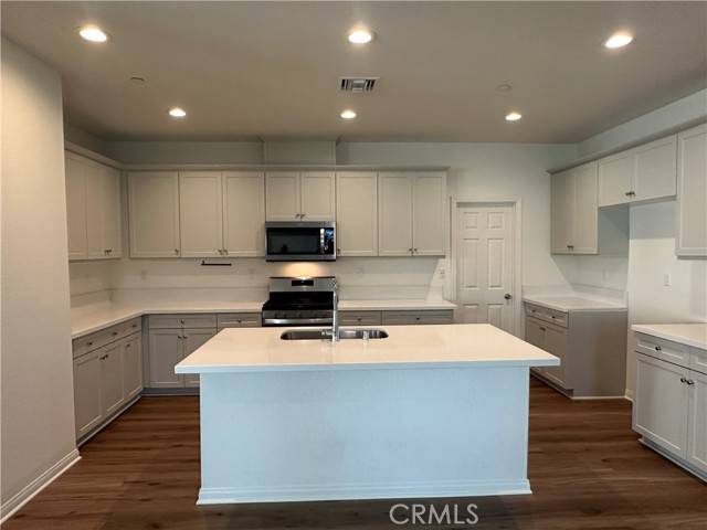 Murrieta, CA 92563,30409 Laviste CT