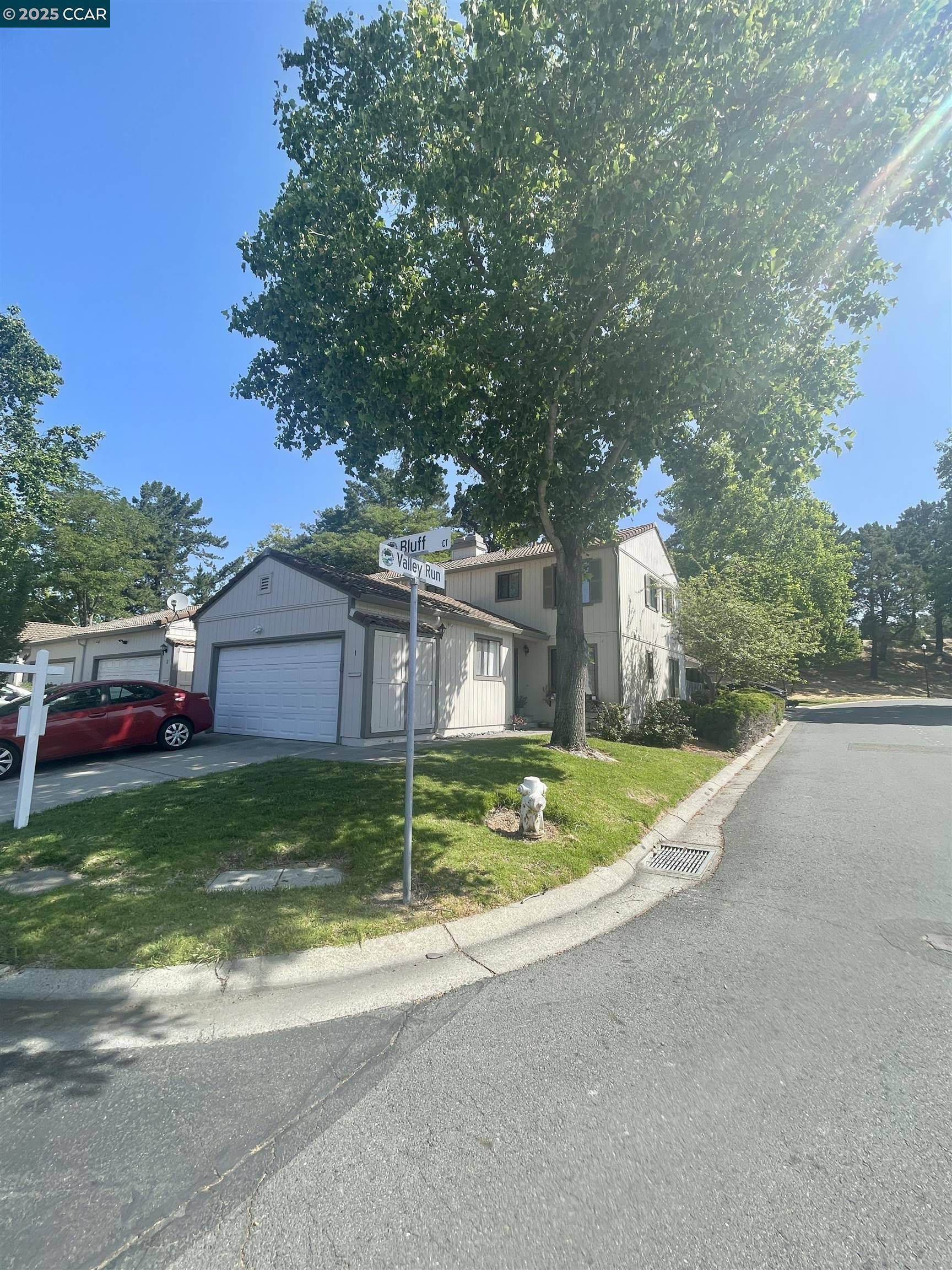 Hercules, CA 94547,1 Bluff Ct