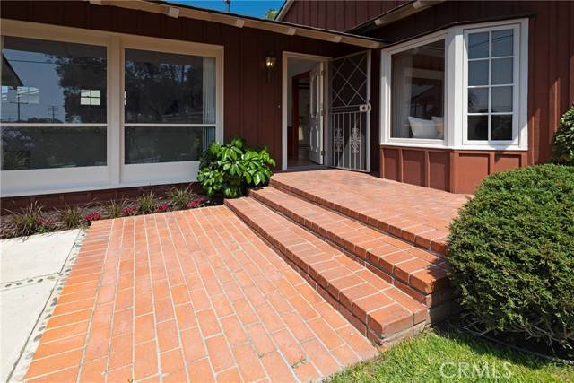 Fullerton, CA 92833,1301 W Malvern AVE