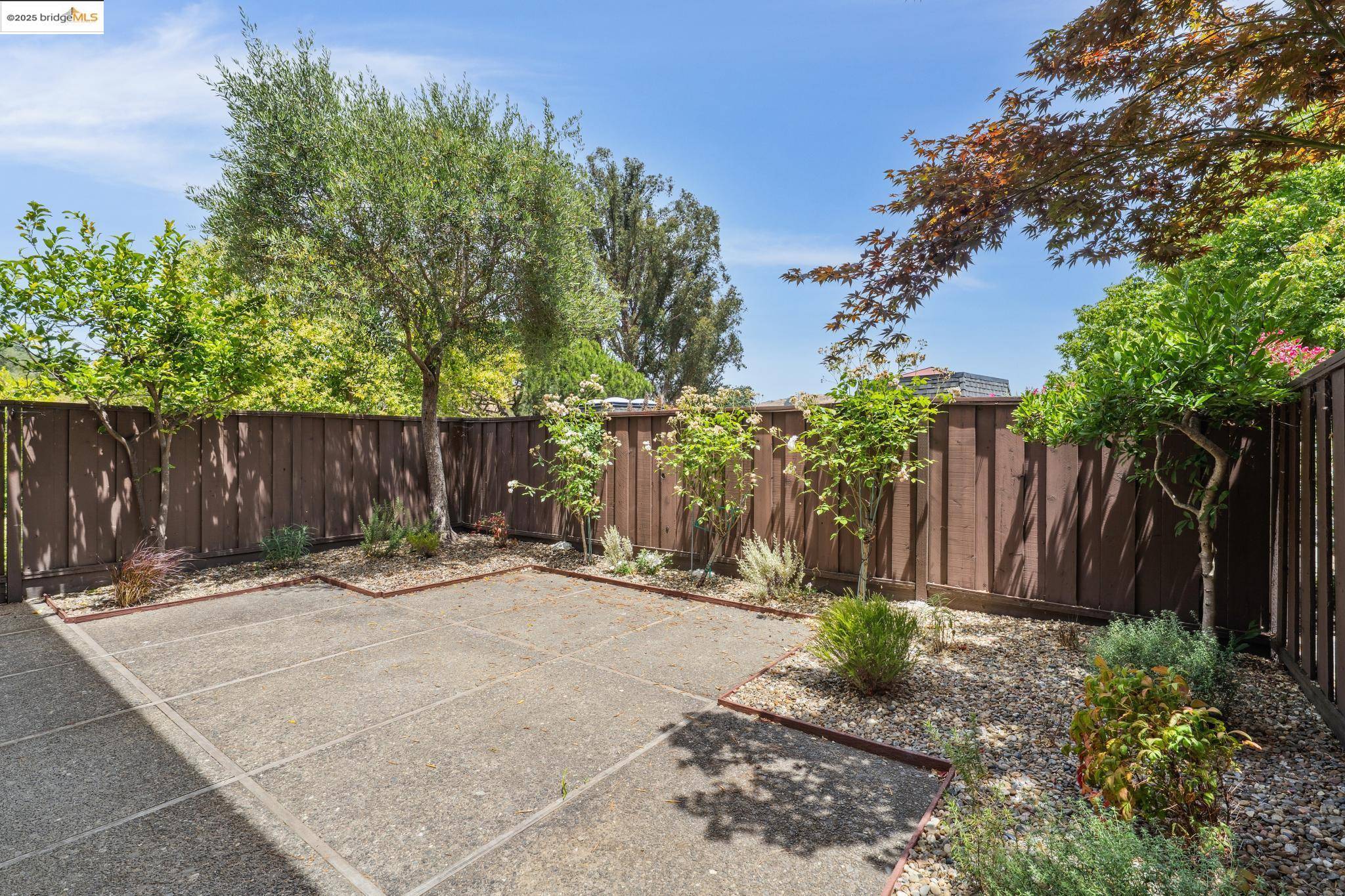 San Rafael, CA 94903,3 Forest LN