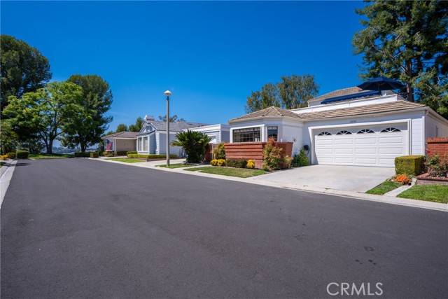 Mission Viejo, CA 92692,28385 Borgona