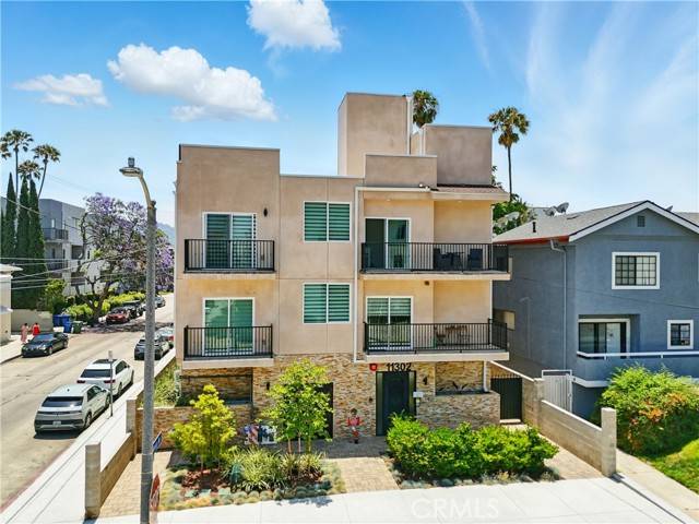 North Hollywood, CA 91601,11302 Morrison ST 204