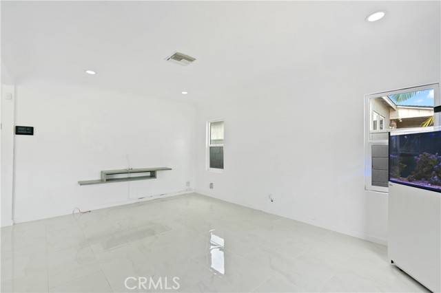 San Pedro, CA 90732,1381 W Summerland AVE