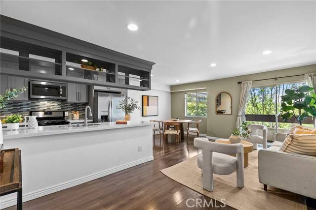 Los Angeles, CA 90068,2700 Cahuenga BLD 3104