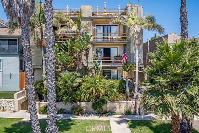 Long Beach, CA 90803,3811 E Livingston DR 1