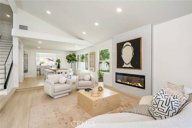 Glendale, CA 91206,3195 Chadney DR