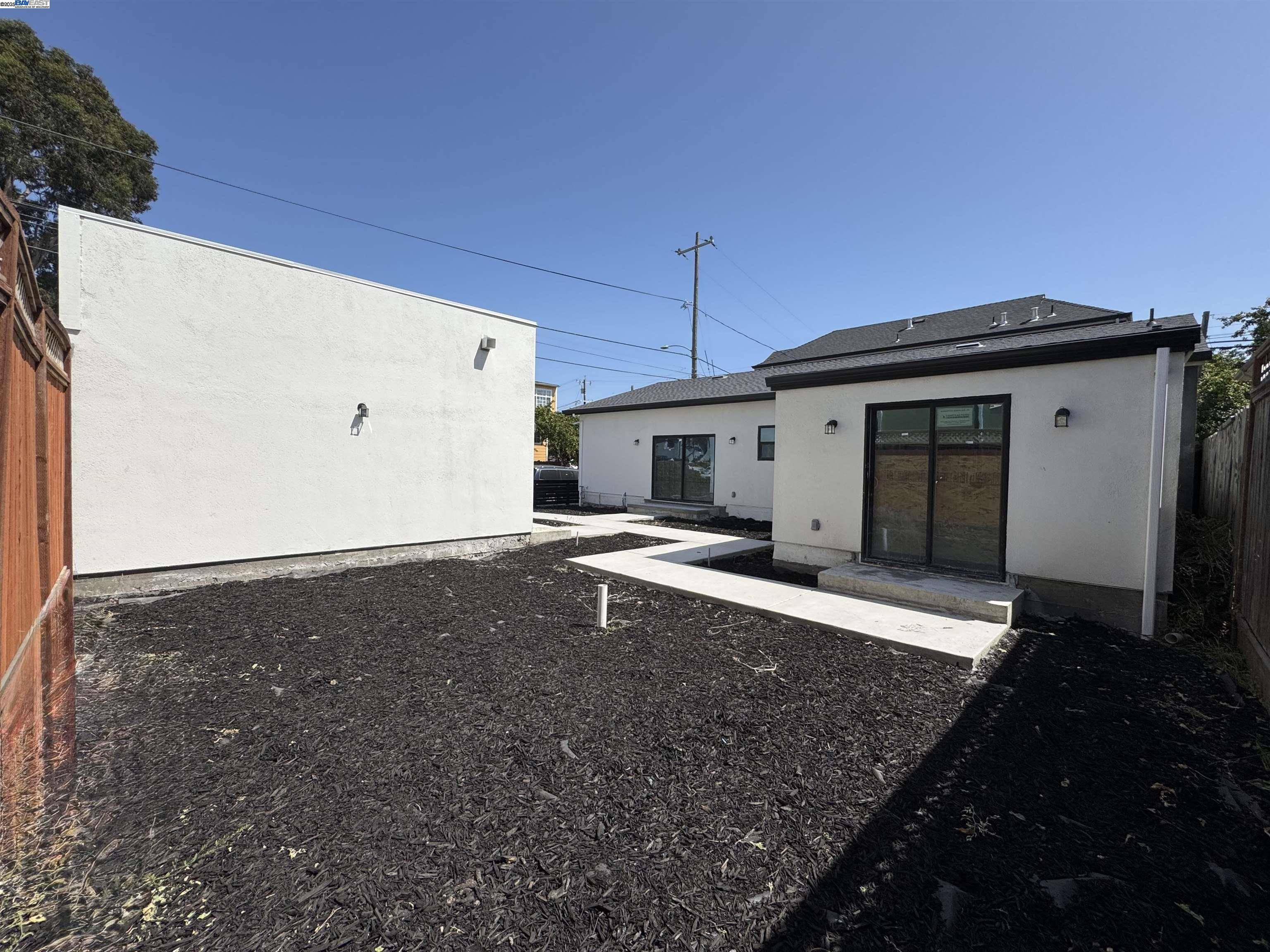 Oakland, CA 94608,2805 Linden