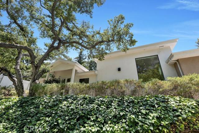 Encino, CA 91436,3843 Hayvenhurst AVE