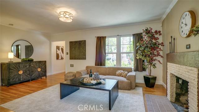 Burbank, CA 91506,525 N Mariposa ST