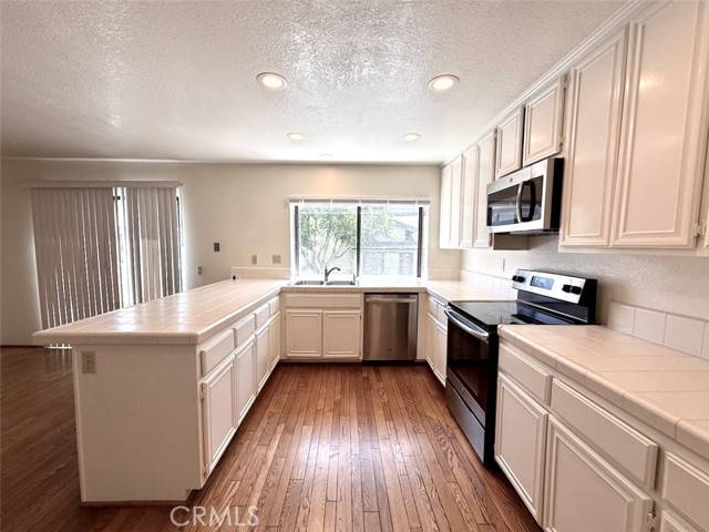 Irvine, CA 92603,8 Misty Shadow 3
