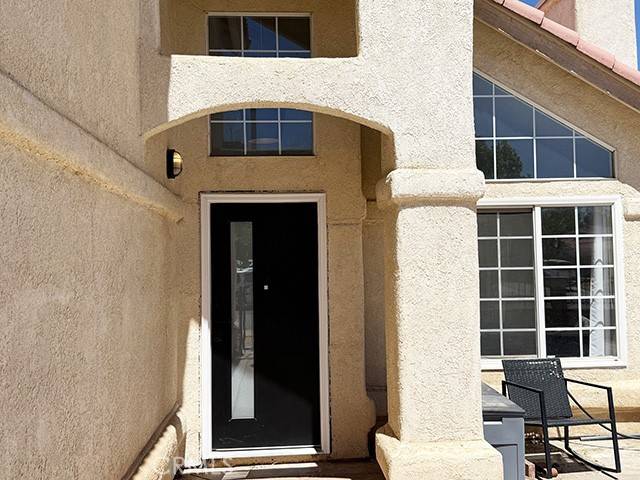 Lancaster, CA 93535,43745 Nicole ST
