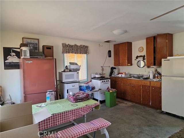Landers, CA 92285,5457 Larrea RD