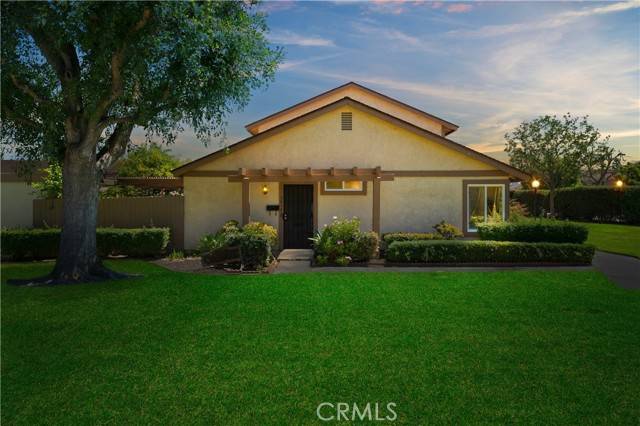 Santa Ana, CA 92707,341 Carriage DR 51-A