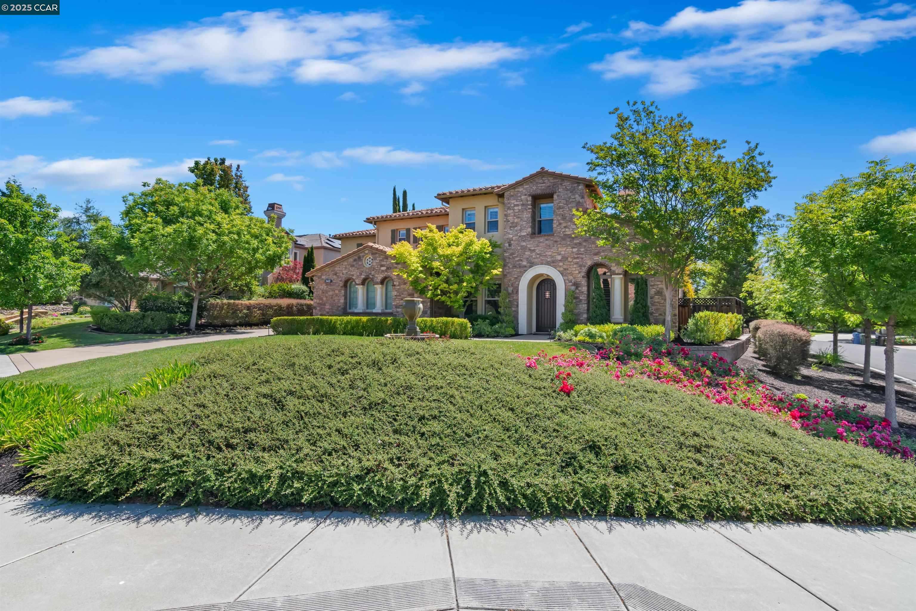 Alamo, CA 94507,342 Golden Grass Dr