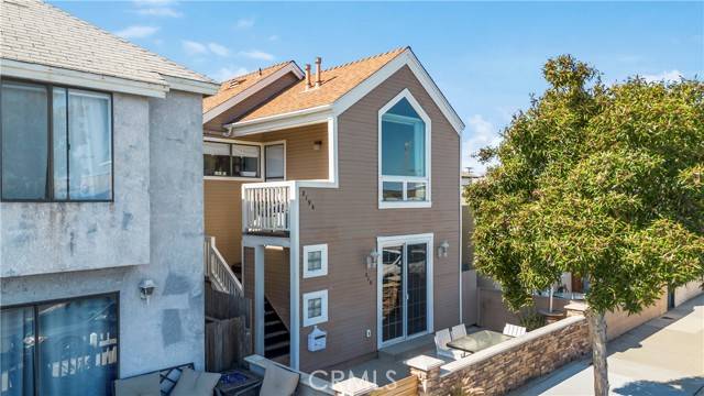 Newport Beach, CA 92663,219 32nd ST