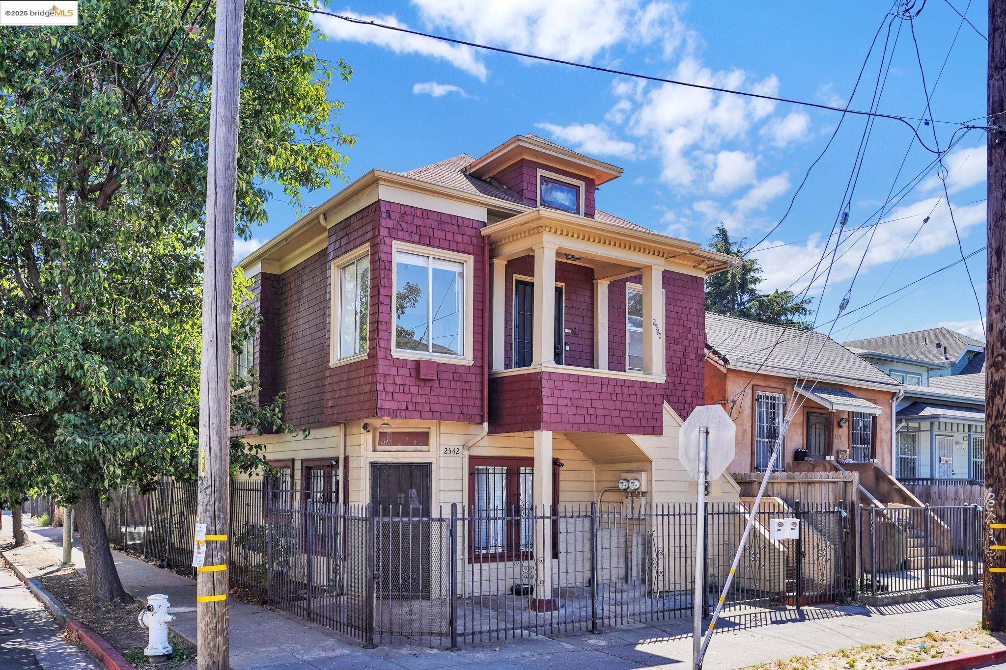 Oakland, CA 94607,2542 Filbert St