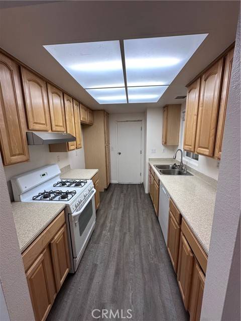 Fontana, CA 92336,15677 Barbee ST