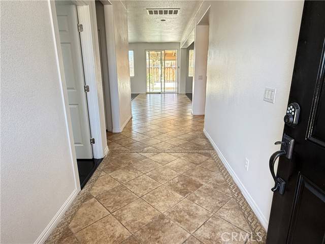 Hesperia, CA 92344,9093 Seal Beach DR