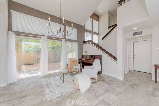 Irvine, CA 92614,19 Las Cruces