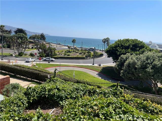 Redondo Beach, CA 90277,670 The VLG