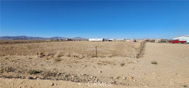 Lucerne Valley, CA 92356,32435 Lake ST