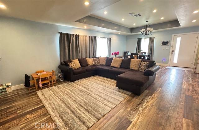 Fullerton, CA 92833,2404 W Oak AVE