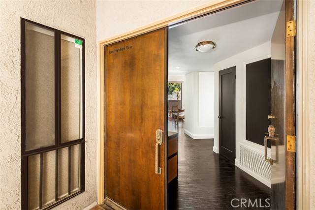 West Hollywood, CA 90069,930 N Wetherly DR 201