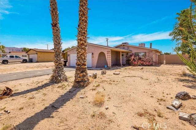Twentynine Palms, CA 92277,5616 Cahuilla AVE