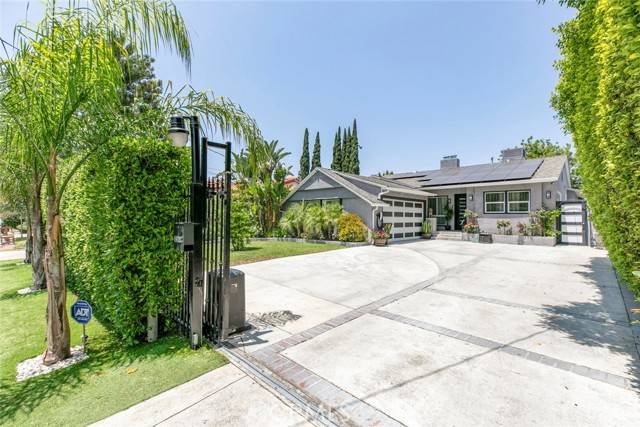 Van Nuys, CA 91406,15409 Wyandotte ST
