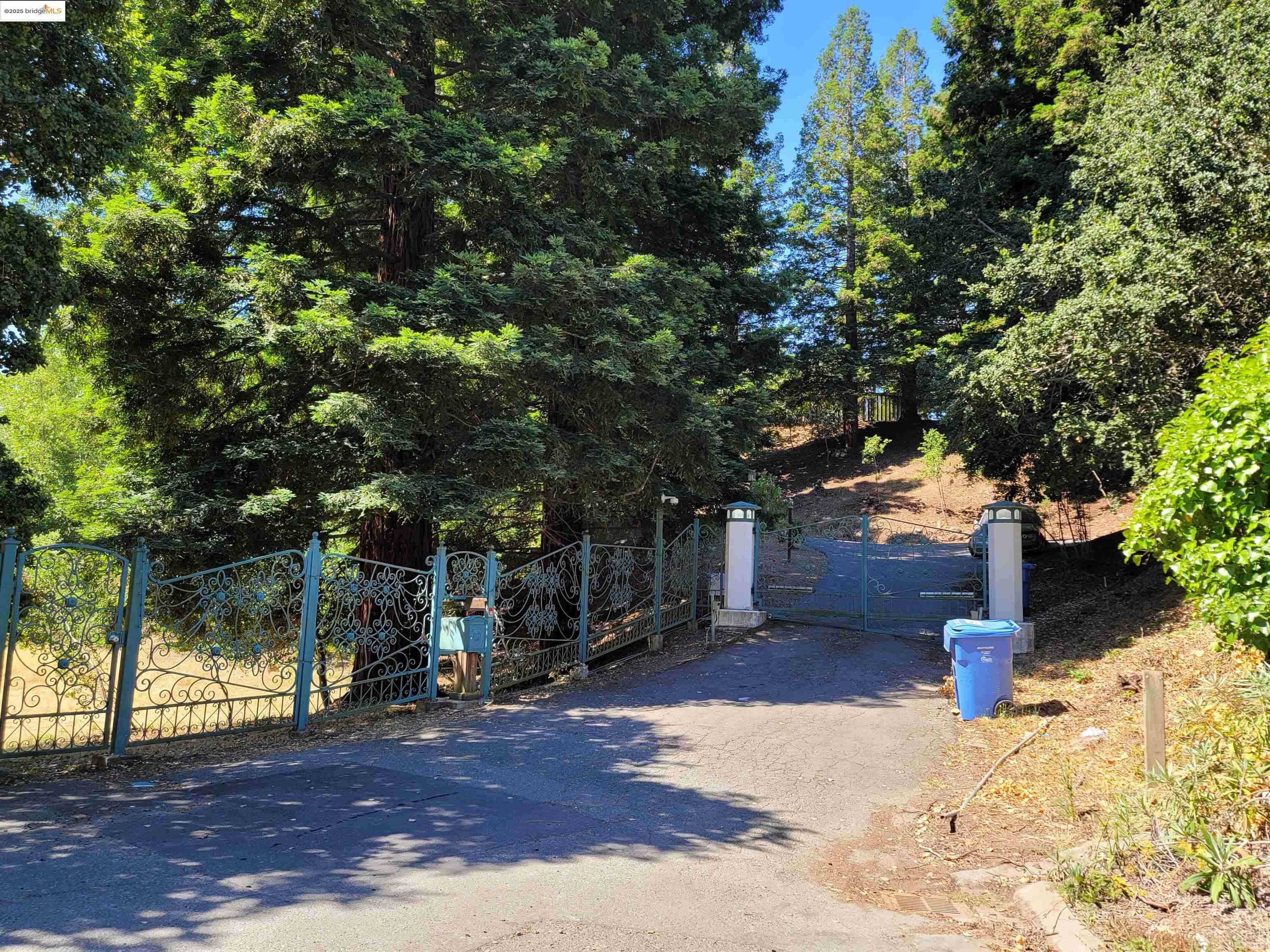 Orinda, CA 94563,40 Hilldale Ct