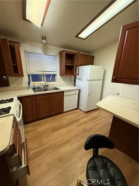 Lynwood, CA 90262,5300 Cortland ST 27