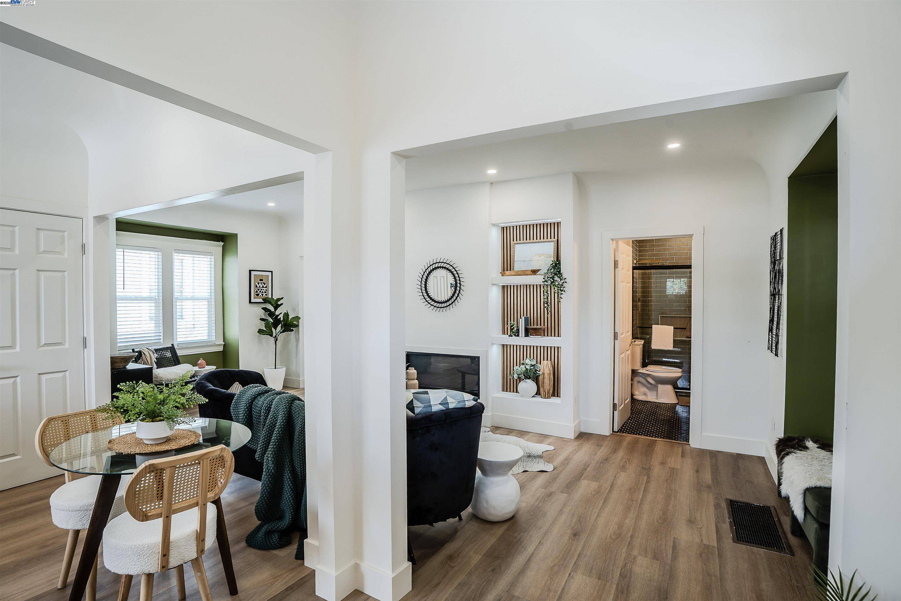 Oakland, CA 94601,3708 Lyon