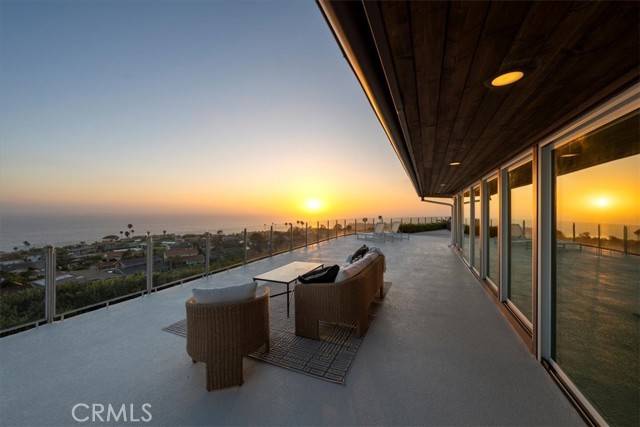 Rancho Palos Verdes, CA 90275,7241 Avenida Altisima