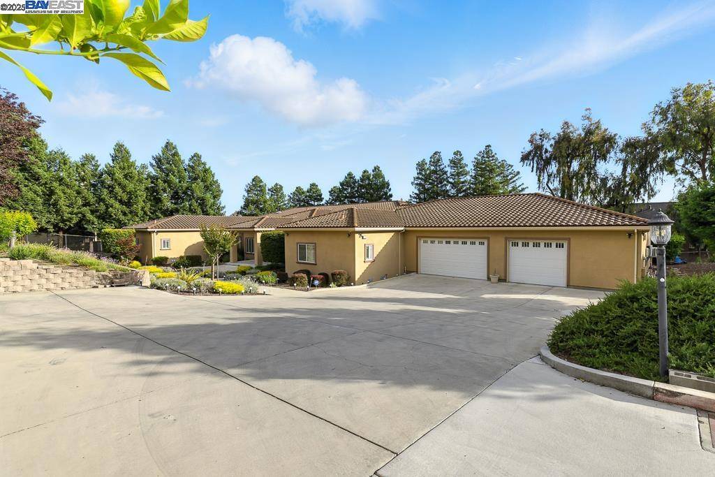 Hayward, CA 94544,874 Overhill Dr