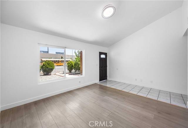 North Hollywood, CA 91605,11430 Strathern ST
