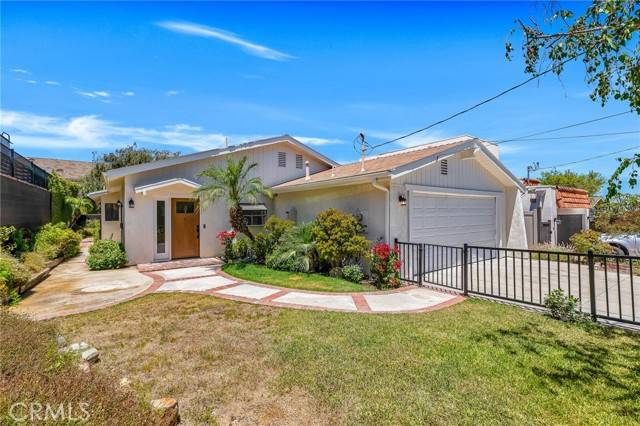 Newbury Park, CA 91320,221 Acacia LN
