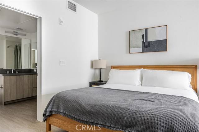 San Pedro, CA 90731,511 S Harbor 515