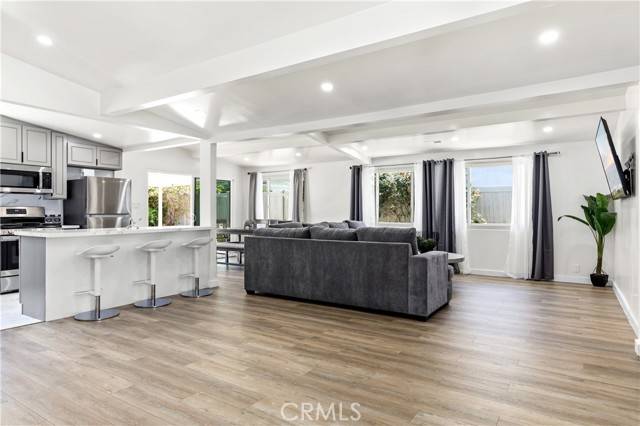 Valley Glen, CA 91401,6535 Mary Ellen AVE