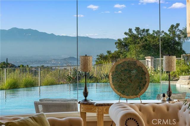 Corona, CA 92881,423 Cleveland WAY