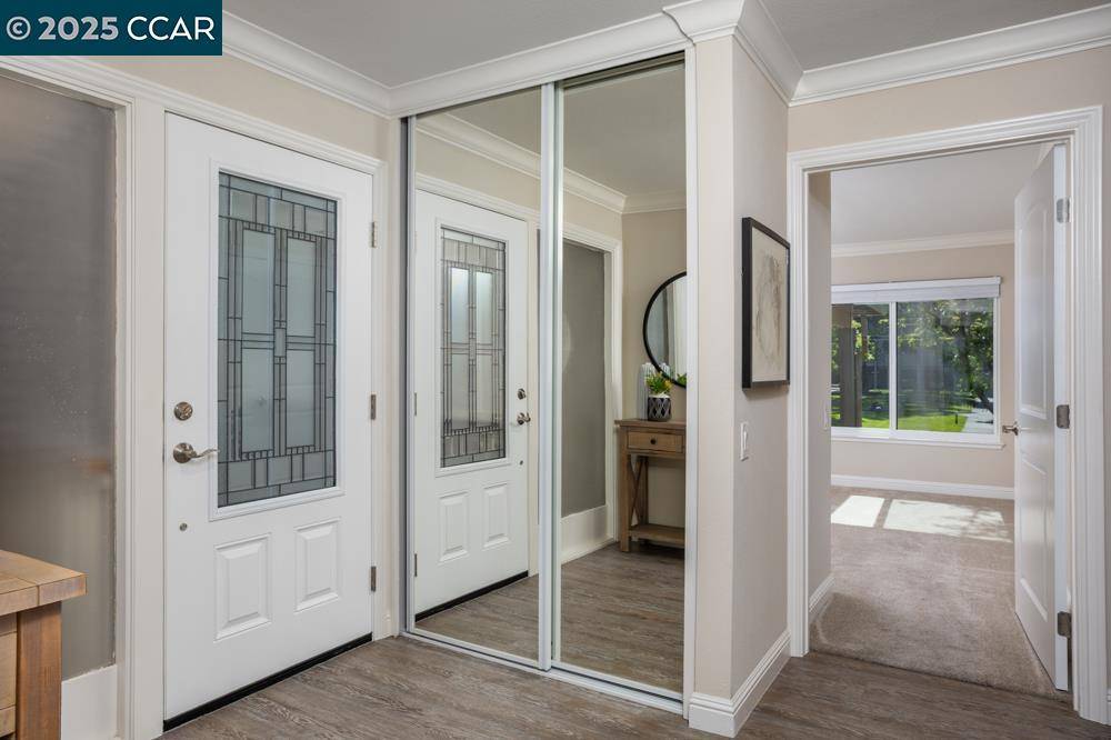 Walnut Creek, CA 94595,1115 Oakmont Dr 5