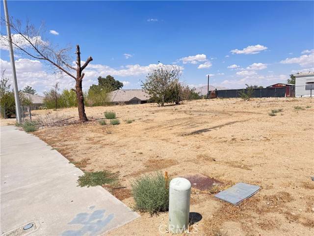 Victorville, CA 92395,16740 Pebble Beach DR