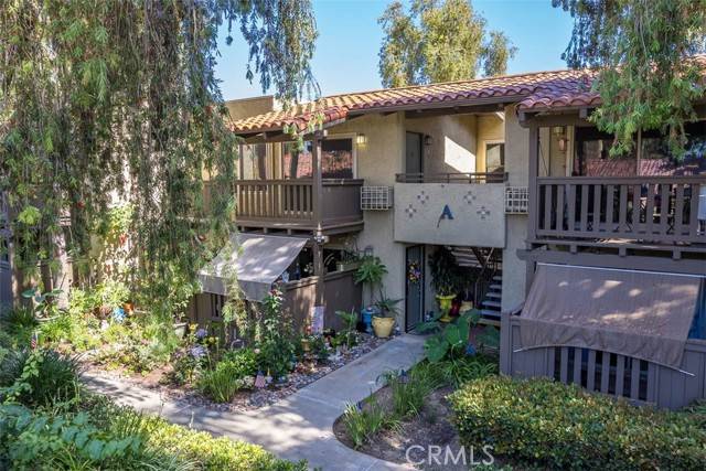 Santa Ana, CA 92701,1345 Cabrillo Park DR A06
