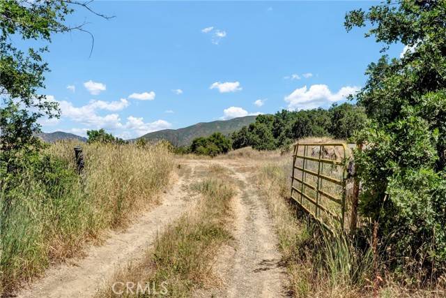 Upper Lake, CA 95485,11060 16