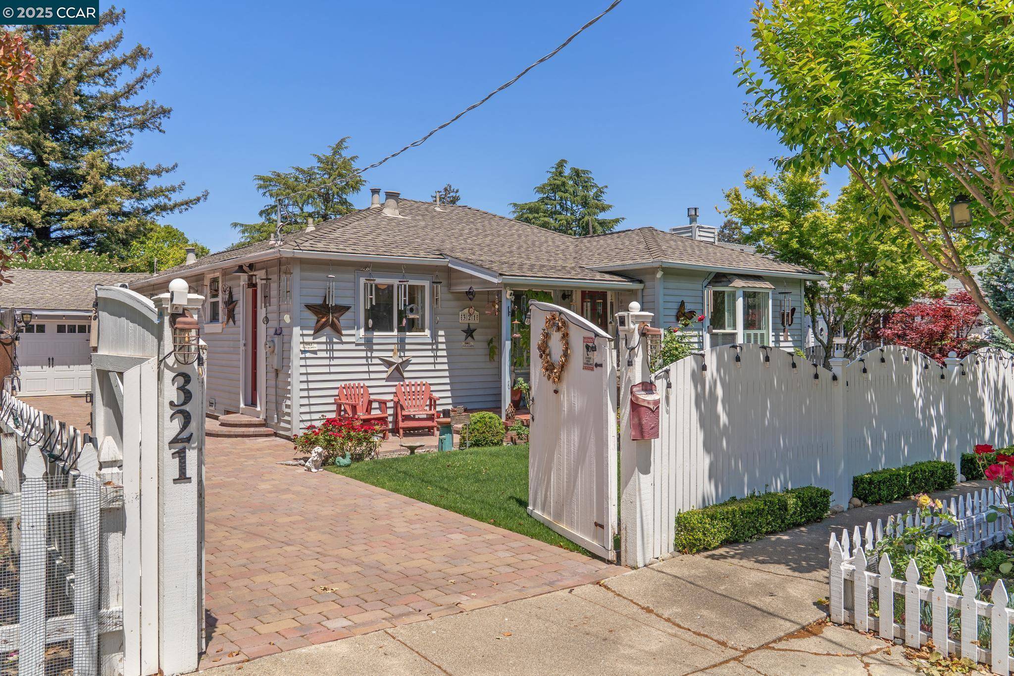 Martinez, CA 94553-3133,321 F ST