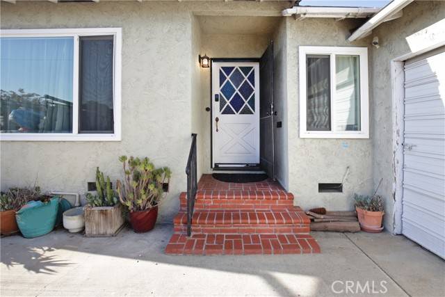 Downey, CA 90242,10253 Branscomb ST